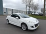 Peugeot 207 CC 1.6 VTi Roland Garros 120 PK. Prachtige en als nieuw rijdende auto !!! Alle keuringen toegestaan !!