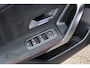 Mercedes-Benz A-klasse 200 AMG Camera | LED | Stoelverwarming | Keyless | Widescreen | Sfeerverlichting