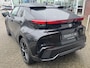 Toyota C-HR / C-HR+ 2.0 PHEV BLACK EDITION MY2026 NIEUW DIRECT LEVERBAAR! STOEL/STUURVERW JLB-AUDIO EL-STOEL 19'' LM-VELGEN BLIND SPOT EL-ACHTERKLEP HEAD-UP NAVI APPLE/ANDROID