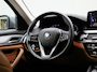 BMW 5-Serie Touring 520i Business Edition Plus | Automaat | Apple CarPlay / Android Auto | LMV | Navigatie | Stoel verwarming | Virtual cockpit | Leder | Parkeer sensoren | Elec. achterklep | Virtual cockpit | Camera | Climate control | Cruise control | DAB |