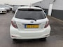 Toyota Yaris 1.5 Full Hybrid Dynamic VOLLEDIG DEALERONDERHOUDEN! PANORAMADAK, Navigatie, stoelverwarming, cruise control, keyless entry- & start, nette Nederlandse auto, hybride, automaat!