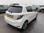 Toyota Yaris 1.5 Full Hybrid Dynamic VOLLEDIG DEALERONDERHOUDEN! PANORAMADAK, Navigatie, stoelverwarming, cruise control, keyless entry- & start, nette Nederlandse auto, hybride, automaat!