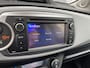 Toyota Yaris 1.5 Full Hybrid Dynamic VOLLEDIG DEALERONDERHOUDEN! PANORAMADAK, Navigatie, stoelverwarming, cruise control, keyless entry- & start, nette Nederlandse auto, hybride, automaat!