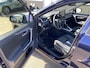 Toyota RAV4 2.5 Hybrid AWD Bi-tone edition Navigatie Apple CarPlay/Android Auto, parkeersensoren v&a, stoelverwarming, stuurwielverwarming, achteruitrij camera, adaptieve cruise control