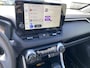 Toyota RAV4 2.5 Hybrid AWD Bi-tone edition Navigatie Apple CarPlay/Android Auto, parkeersensoren v&a, stoelverwarming, stuurwielverwarming, achteruitrij camera, adaptieve cruise control