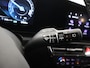 Kia Niro EV DynamicLine 64.8 kWh | Trekhaak | Keyless | Navigate| Adaptieve Cruise Control | Climate Control | Parkeercamera |