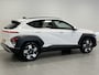 Hyundai Kona 1.6 GDI HEV Comfort Smart FULL LED | TREKHAAK | ELEKTRISCHE ACHTERKLEP | COMPLETE DEALERONDERHOUDEN AUTO!