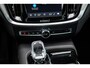 Volvo V60 T6 Plug-in hybrid AWD Ultra Dark | Google | Long Range | Schuif-/Kanteldak | Adaptieve Cruise Control | DAB | Head-Up Display | Camera | Stoelverwarming Voor + Achter | Harman Kardon Audio | Getint Glas | Zitverlenging | Elek. Stoelen | Memory | 19" LM