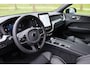Volvo XC60 2.0 T6 350pk AWD Plus Black Edition Pano/Leder/360/HK/Headup/Elek. sportstoelen+mem/Keyless/Virtual Cockpit/ACC/21"/Trekhaak wegkl.