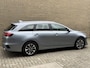 Kia Ceed Sportswagon 1.6 GDI PHEV DynamicLine | Navigatie | Camera | Lane assist | Apple CarPlay / Android Auto | DAB | LED | Keyless entry&start | Climate control | Stoel&stuurverwarming | 16 inch velgen | Volledig dealeronderhouden | Fabrieksgarantie
