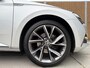 Skoda Superb Combi 1.4 TSI iV Sportline Business Automaat | Trekhaak uitklapbaar | Rondomzicht camera | DAB | Navigatiesysteem groot | LED verlichting | Cruise control adaptief | Canton HiFi | Voorruitverwarming | Stoelverwarming voor+achter