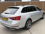Skoda Superb Combi 1.4 TSI iV Sportline Business Automaat | Trekhaak uitklapbaar | Rondomzicht camera | DAB | Navigatiesysteem groot | LED verlichting | Cruise control adaptief | Canton HiFi | Voorruitverwarming | Stoelverwarming voor+achter