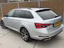 Skoda Superb Combi 1.4 TSI iV Sportline Business Automaat | Trekhaak uitklapbaar | Rondomzicht camera | DAB | Navigatiesysteem groot | LED verlichting | Cruise control adaptief | Canton HiFi | Voorruitverwarming | Stoelverwarming voor+achter