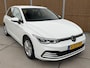 Volkswagen Golf 1.0 TSI Life Business Stoel- en stuurverwarming | LED verlichting | Adaptieve cruise control | Climate control | Navigatiesysteem | Ergoactive bestuurdersstoel | DAB | Parkeersensoren voor en achter