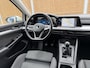 Volkswagen Golf 1.0 TSI Life Business Stoel- en stuurverwarming | LED verlichting | Adaptieve cruise control | Climate control | Navigatiesysteem | Ergoactive bestuurdersstoel | DAB | Parkeersensoren voor en achter