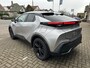Toyota C-HR / C-HR+ 2.0 Plug-in Hybrid 220 Dynamic Toyota navigatie / incl. winterbandenset / Apple Carplay / Android Auto / parkeersensoren voor en achter / adaptive cruise control / stoel- en stuurwielverwarming / parkeercamera / Toyota 10 jaar garantie programma / Toyota