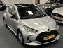 Mazda 2 Hybrid 1.5 Select Automaat 116PK Panodak DAB+ Apple CarPlay Camera PDC All Season banden