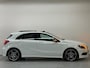 Mercedes-Benz A-klasse 200 Prestige AMG Line Pano Automaat Lederstoelen