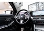 BMW 3-Serie Touring 330e xDrive M stoel Pano H&K HUD Carbon
