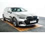 BMW i5 Touring xDrive40 84 kWh M Sport Pro - Trekhaak - Panoramdak - Driving Assistant Professional - Head up - Harman Kardon - stoelventilatie - stoelverwarming voor/achter - Iconic Glow - Comfort Access -