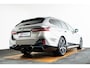 BMW i5 Touring xDrive40 84 kWh M Sport Pro - Trekhaak - Panoramdak - Driving Assistant Professional - Head up - Harman Kardon - stoelventilatie - stoelverwarming voor/achter - Iconic Glow - Comfort Access -