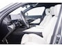 BMW i5 Touring xDrive40 84 kWh M Sport Pro - Trekhaak - Panoramdak - Driving Assistant Professional - Head up - Harman Kardon - stoelventilatie - stoelverwarming voor/achter - Iconic Glow - Comfort Access -