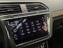 Volkswagen Tiguan 1.5 TSI ACT Highline 150Pk Automaat (PANORAMADAK, GROOT NAVI, CLIMATE, STOELVERWARMING, SPORTSTOELEN, PARKEERSENSOREN, ADAPTIVE CRUISE, NIEUWSTAAT)