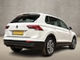 Volkswagen Tiguan 1.5 TSI ACT Highline 150Pk Automaat (PANORAMADAK, GROOT NAVI, CLIMATE, STOELVERWARMING, SPORTSTOELEN, PARKEERSENSOREN, ADAPTIVE CRUISE, NIEUWSTAAT)