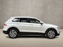 Volkswagen Tiguan 1.5 TSI ACT Highline 150Pk Automaat (PANORAMADAK, GROOT NAVI, CLIMATE, STOELVERWARMING, SPORTSTOELEN, PARKEERSENSOREN, ADAPTIVE CRUISE, NIEUWSTAAT)
