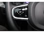 Volvo XC60 T6 Recharge AWD Ultra Dark - Panorama/schuifdak - IntelliSafe Assist & Surround - 360º Camera - Harman/Kardon audio - Adaptieve LED koplampen - Verwarmde voorstoelen, stuur & achterbank - Parkeersensoren voor & achter - Elektr. bedienb. voorstoelen met geheugen - Head up display - Draadloze tel. lader - Elektr. inklapbare trekhaak - 20' LMV