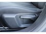 Peugeot 208 1.2 100PK ALLURE | PARKEERSENSOREN VOOR + ACHTER | DRAADLOZE APPLE CARPLAY/ANDROID AUTO | CRUISE CONTROL | DAB+ RADIO | CLIMATE CONTROL | LED KOPLAMPEN | LICHTMETALEN VELGEN 16" |