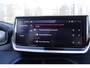 Peugeot 208 1.2 100PK ALLURE | PARKEERSENSOREN VOOR + ACHTER | DRAADLOZE APPLE CARPLAY/ANDROID AUTO | CRUISE CONTROL | DAB+ RADIO | CLIMATE CONTROL | LED KOPLAMPEN | LICHTMETALEN VELGEN 16" |