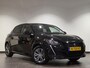 Peugeot e-208 Allure Pack EV 3-FASEN 50kWh 136pk | 3D i-COCKPIT® | NAVI | CAMERA | APPLE CARPLAY / ANDROID AUTO | CLIMA | PARKEERHULP | LM-VELGEN |