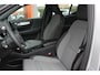 Volvo XC40 T4 Recharge Core Bright | Parkeercamera | Keyless | 19 Inch | Silver skidplates voor en achter
