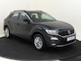 Volkswagen T-Roc 1.5 TSI Style | Trekhaak | Achteruitrijcamera | Parkeersensoren | Adaptieve cruise control | CarPlay | Navigatie | Draadloze telefoonlader |