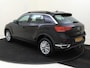 Volkswagen T-Roc 1.5 TSI Style | Trekhaak | Achteruitrijcamera | Parkeersensoren | Adaptieve cruise control | CarPlay | Navigatie | Draadloze telefoonlader |