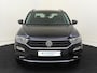 Volkswagen T-Roc 1.5 TSI Style | Trekhaak | Achteruitrijcamera | Parkeersensoren | Adaptieve cruise control | CarPlay | Navigatie | Draadloze telefoonlader |