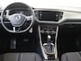Volkswagen T-Roc 1.5 TSI Style | Trekhaak | Achteruitrijcamera | Parkeersensoren | Adaptieve cruise control | CarPlay | Navigatie | Draadloze telefoonlader |