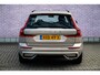 Volvo XC60 2.0 T6 Plug-in hybrid AWD Plus Dark | Facelift | Head-Up | Panoramadak | Trekhaak | 360 Camera | All-Season Banden | Google | Stoel en Stuurverwarming |