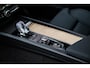Volvo XC60 2.0 T6 Plug-in hybrid AWD Plus Dark | Facelift | Head-Up | Panoramadak | Trekhaak | 360 Camera | All-Season Banden | Google | Stoel en Stuurverwarming |