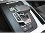 Audi Q5 55 TFSI e S-Line Quattro Competition | Luchtvering | Pano | B&O | Stoelmassage | Matrix Led | Afgevlakt Stuur | Virtual Cockpit | Alcantara | Dode Hoek | Ambient Sfeerverlichting+ | Zwenkbare Trekhaak | Camera | Keyless