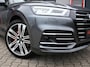 Audi Q5 55 TFSI e S-Line Quattro Competition | Luchtvering | Pano | B&O | Stoelmassage | Matrix Led | Afgevlakt Stuur | Virtual Cockpit | Alcantara | Dode Hoek | Ambient Sfeerverlichting+ | Zwenkbare Trekhaak | Camera | Keyless