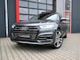Audi Q5 55 TFSI e S-Line Quattro Competition | Luchtvering | Pano | B&O | Stoelmassage | Matrix Led | Afgevlakt Stuur | Virtual Cockpit | Alcantara | Dode Hoek | Ambient Sfeerverlichting+ | Zwenkbare Trekhaak | Camera | Keyless