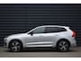 Volvo XC60 2.0 Recharge T8 AWD R-Design | Panorama | Elek. Trekhaak | Stoelverwarming voor + achter | Stuurverwarming |
