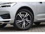 Volvo XC60 2.0 Recharge T8 AWD R-Design | Panorama | Elek. Trekhaak | Stoelverwarming voor + achter | Stuurverwarming |