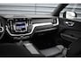 Volvo XC60 2.0 Recharge T8 AWD R-Design | Panorama | Elek. Trekhaak | Stoelverwarming voor + achter | Stuurverwarming |