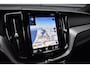 Volvo XC60 2.0 Recharge T8 AWD R-Design | Panorama | Elek. Trekhaak | Stoelverwarming voor + achter | Stuurverwarming |