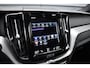 Volvo XC60 2.0 Recharge T8 AWD R-Design | Panorama | Elek. Trekhaak | Stoelverwarming voor + achter | Stuurverwarming |