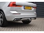 Volvo XC60 2.0 Recharge T8 AWD R-Design | Panorama | Elek. Trekhaak | Stoelverwarming voor + achter | Stuurverwarming |
