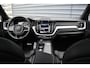 Volvo XC60 2.0 Recharge T8 AWD R-Design | Panorama | Elek. Trekhaak | Stoelverwarming voor + achter | Stuurverwarming |